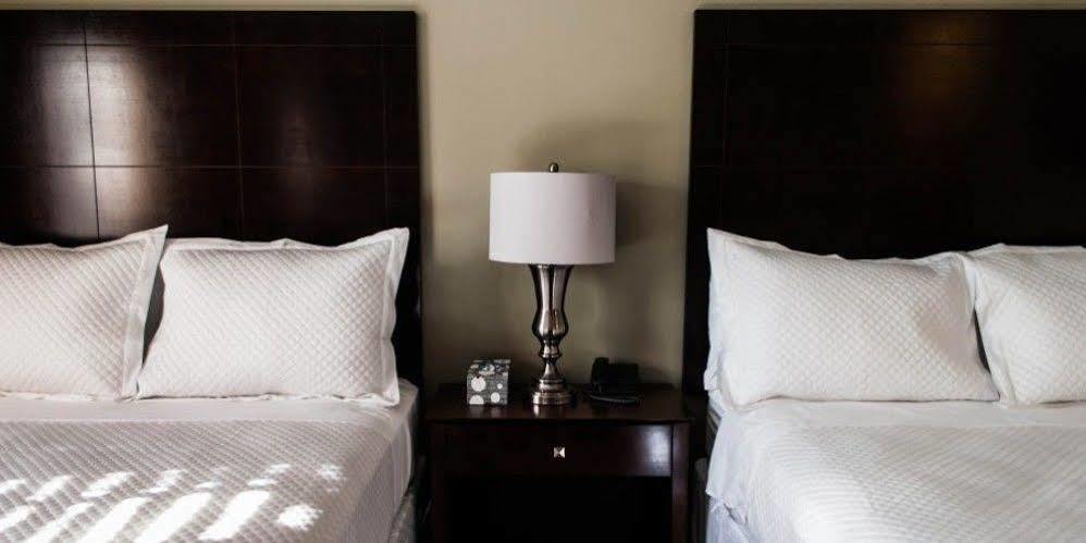 Holmes Suites And Inn Blacklick Экстерьер фото
